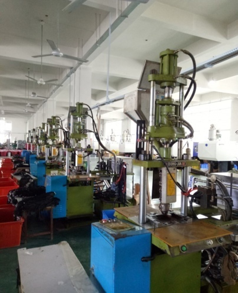 Durable Foldable Headphone 30mm Speaker HESHI Gaming Headset with PVC Cable and Wired Connection