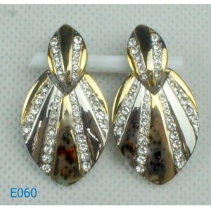 2012 fashion zirconia stud earrings with crystals with new design