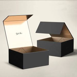 Square Foldable Cardboard Gift Boxes Magnetic With Lid Matt Lamination
