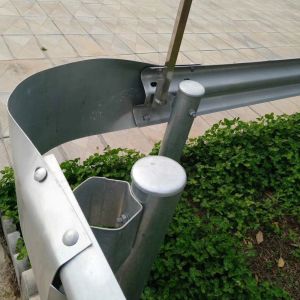 High Durable Galvanized Powder Coated Round Post for Highway Guardrail Crash