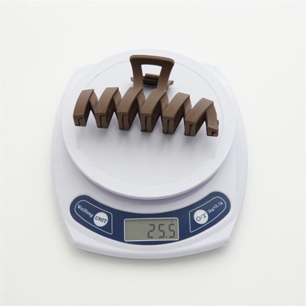 Large resin M spiral hair grip clip Korean temperament hairpin hair accessories shark clip headwear spot wholesale