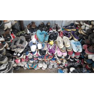 China Large stock second hand shoes in factory on sale