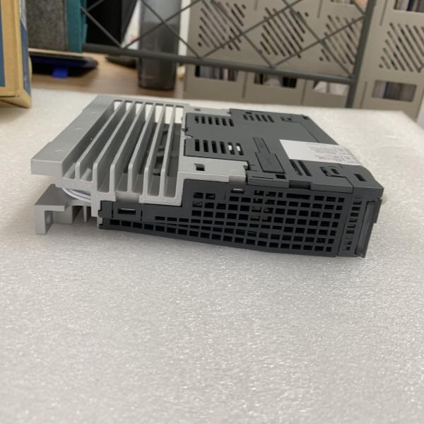 Mitsubishi MR-J4-40B-RJ020 AC SERVO DRIVER 400W 2.6/4.5A 200-240V NEW