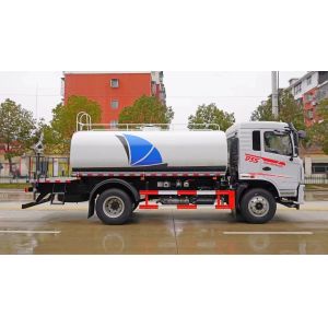 Model Dongfeng 4*2 Light Truck Sprinkler with Manual Transmission