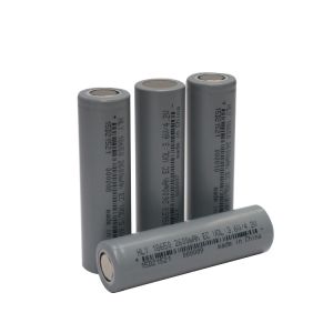 High Power Cylindrical Li Ion 2600mah 18650 Battery Rechargeable