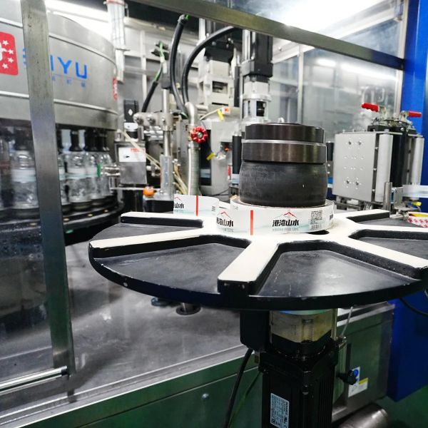 Automatic Hot Melt Glue Labeler with Wide Application and Precision for Various