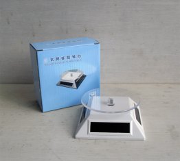 Solar turntable display