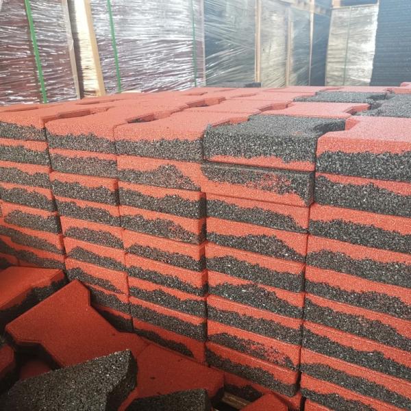 Dog Bone Shape Rubber Brick Flooring 200*140mm 180mm*140mm Rubber Horse Stall Mats