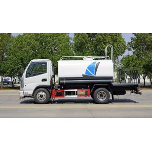 Water Sprinkler Truck Plant 's Latest Diesel Fuel Type Water Tanker Truck with