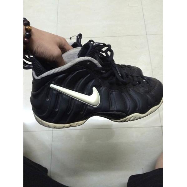 International brand used shoes in each bale