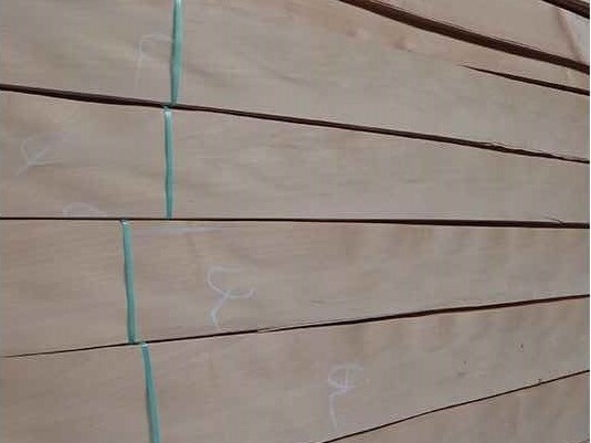 Buy 0.5mm Door Grade Red Alder Veneer at wholesale prices