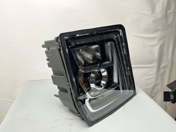 SHACMAN Truck Parts LED Head Lamp DZ97189723351 with Single Item Selling Unit