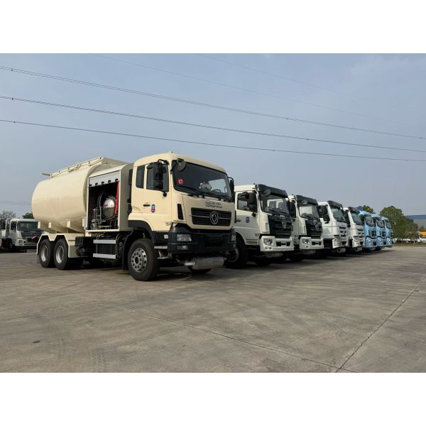 Buy HOWO Plane Fuel Tanker Aircraft Refueling Jet A1 Truck at wholesale prices