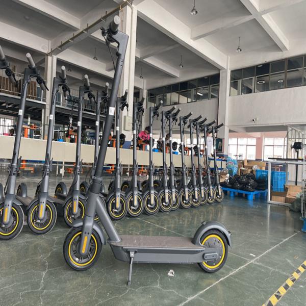 Buy Lithium Battery Bluetooth Electric Scooter 30km/h Aluminum Alloy at wholesale prices