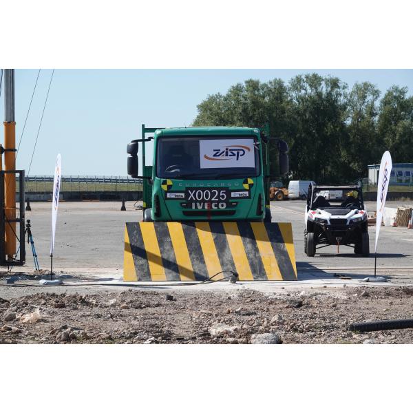 Buy K12 M50 Hydraulic Road Blocker Shallow Mount Hostile Vehicle Mitigation Barrier at wholesale prices