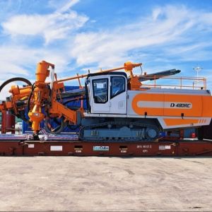 China 21 M3 / Min Capacity Surface Integrated Drill Rig Machines For Gold Mining and Blasting on sale