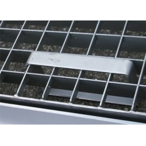 ISO9001 Pressure Locked Steel Grating Saddle Clip Fixed Integrated Type