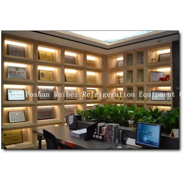 Hihg quality upright showcase glass door freezer for ice cream with led light