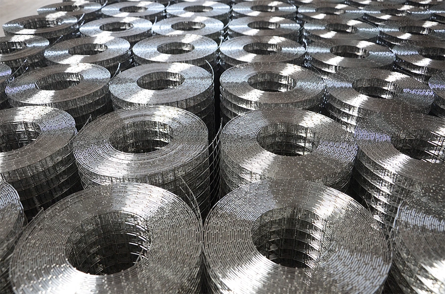 4X4 15X15 Hot Dipped Galvanized Electro Galvanized Welded Wire Mesh