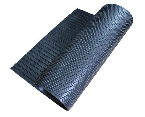 Buy Anti Slip Reclaimed  Rubber Livestock Mats 19mm Thickness Impact Resistant at wholesale prices