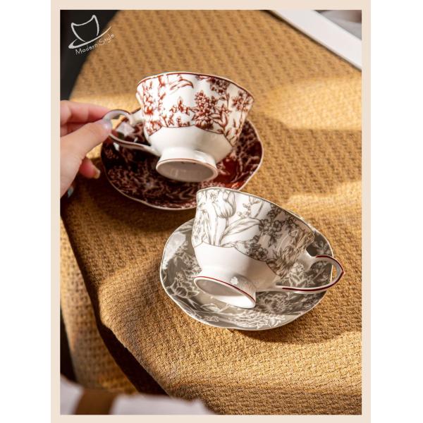 Elegant Ceramic Coffee Mug And Saucer Set Light Luxury Gold Line Design For Drinkware