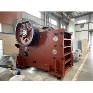 Riverstone Basalt Jaw Crusher 250Kw Limestone Crushing Equipment