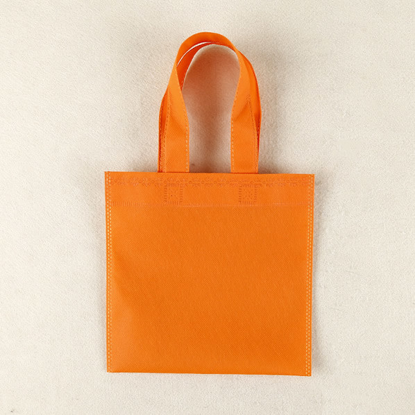 Small colorful shopping bag, Eco-friendly non-woven value priced package bag, reusable fold able gift bag