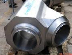 Duplex stainless UNS S32750 forged lateral tee