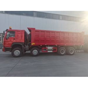 Red SINOTRUK HOWO 8X4 Dump Truck 400hp 12 Wheels