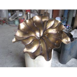 China Custom Copper Lotus Sculpture Lotus Flower Metal Sculpture on sale
