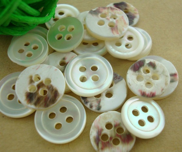 Factory wholesale high quality akoya 2 holes round natural agoya shell button for shirt dress