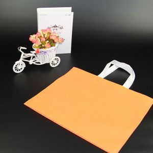 Handled Non Woven Biodegradable Bags Shrink Resistant Spunbonded 68gsm