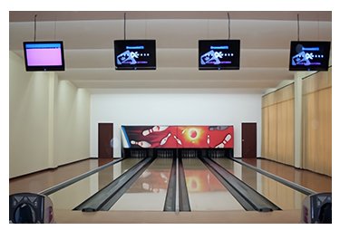 Custom Brunswick Bowling Machine With 24m Fitness Center And Excellent Bowling Ball