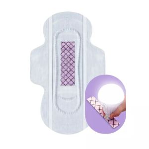 Winged Disposable Feminine Hygiene Sanitary Napkins with Breathable PE Film