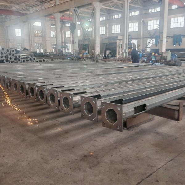 Hongxin Q235 Octagonal Hot-dip Galvanized Street Lighting 25FT Steel Pole with Single Arm & Base Plate
