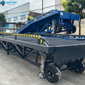 Manual Dock Ramp Forklift Auxiliary Adjustable Height Diamond Surface Resists Slips Enables One Person