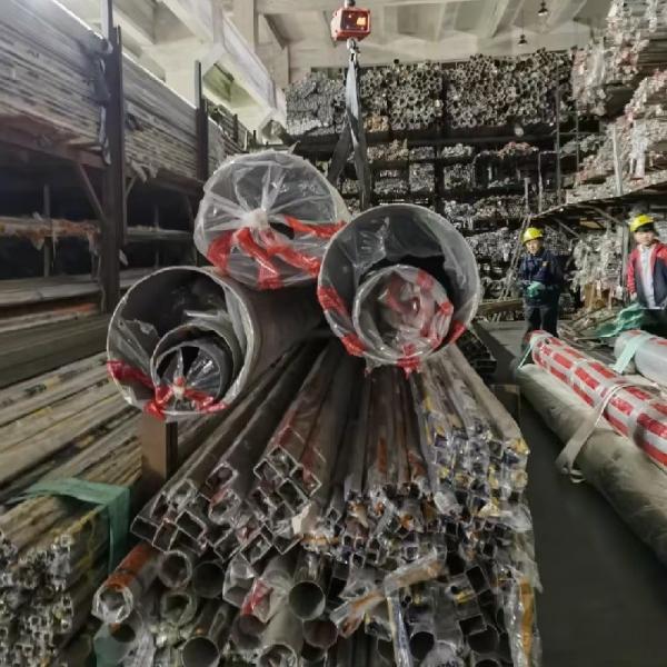 430 Stainless Steel Pipe Welded Bright Polished SS Pipe OD6 - 114mm