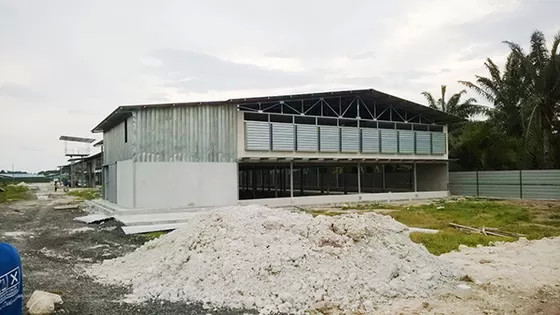 Buy AiSi ASTM Steel Poultry House Steel Structure Chicken House Customized at wholesale prices