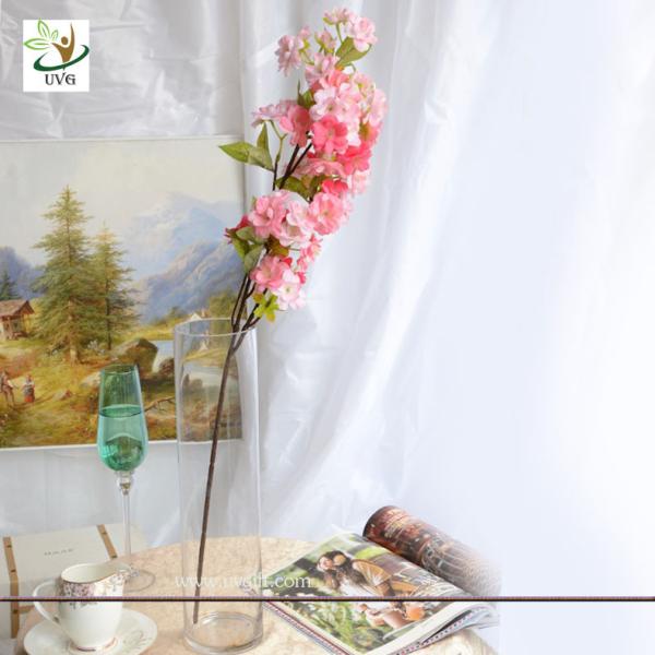 UVG Plastic tree branches with artificial cherry blossoms for wedding table decoration CHR