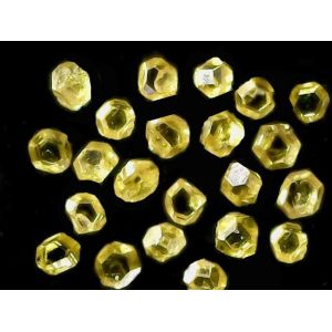 Quality Good Toughness Monocrystalline Diamond 90% Complete Crystal Form FSD40 for sale