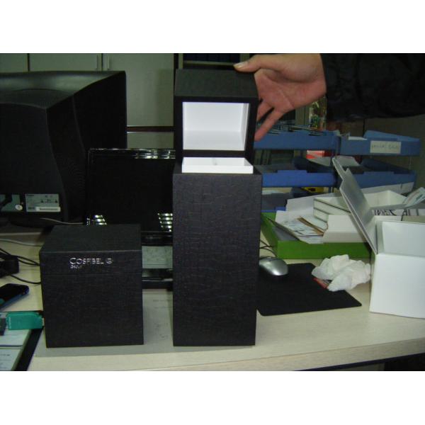 Buy New style wine packaging gift box at wholesale prices