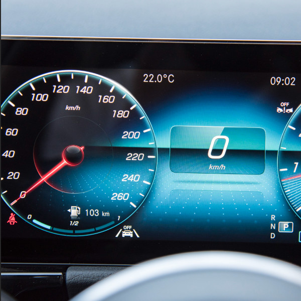 Mercedes-Benz 2023 GLA 200 version Gasolin Compact SUV Avto Electro Excellent