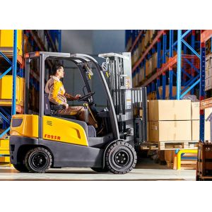 2500kg 48V Compact Electric Powered Forklift With Solid Tyre