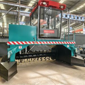 Natural Organic Fertilizer Composting Solutions: Groove Type Compost Turner,