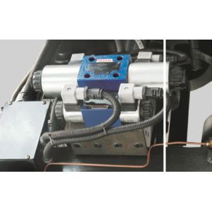 Coco Cola Bottle PET Injection Moulding Machine With Robot Interface