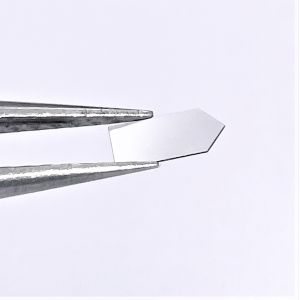110-Oriented CVD Diamond Surgical Blades