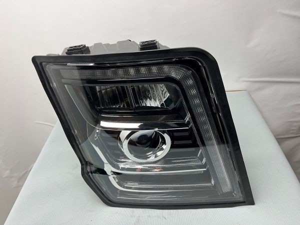 SHACMAN Truck Parts LED Head Lamp DZ97189723351 with Single Item Selling Unit