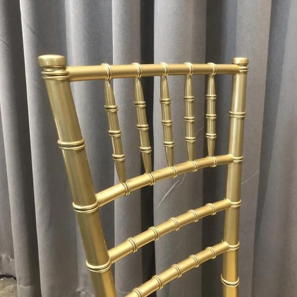 Chiavari chair front view