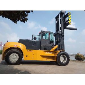 China 4000mm Mast Giant FD300 30 Ton Heavy Lift Forklift Truck Equipment on sale