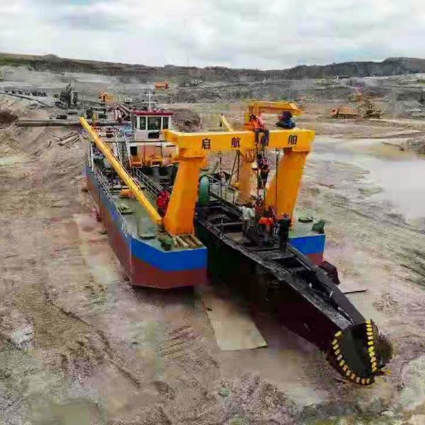 Siemens PLC System 24 Inch Cutter Suction Dredger with 5500 Cubic Meter Water
